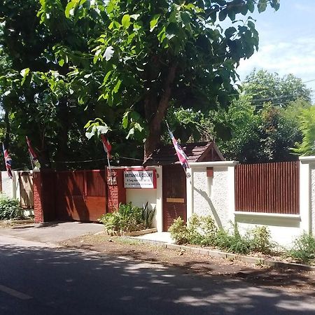 Hotel Britannia Court Chiang Mai Exterior foto